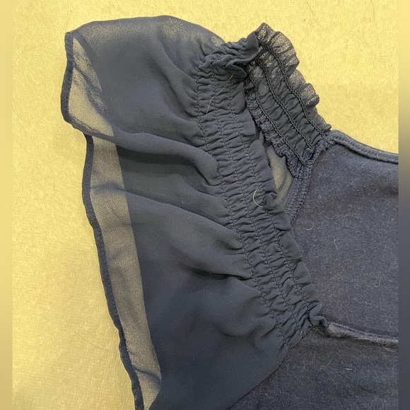 Express Ruffle Sleeve Top - Picture 6 of 10